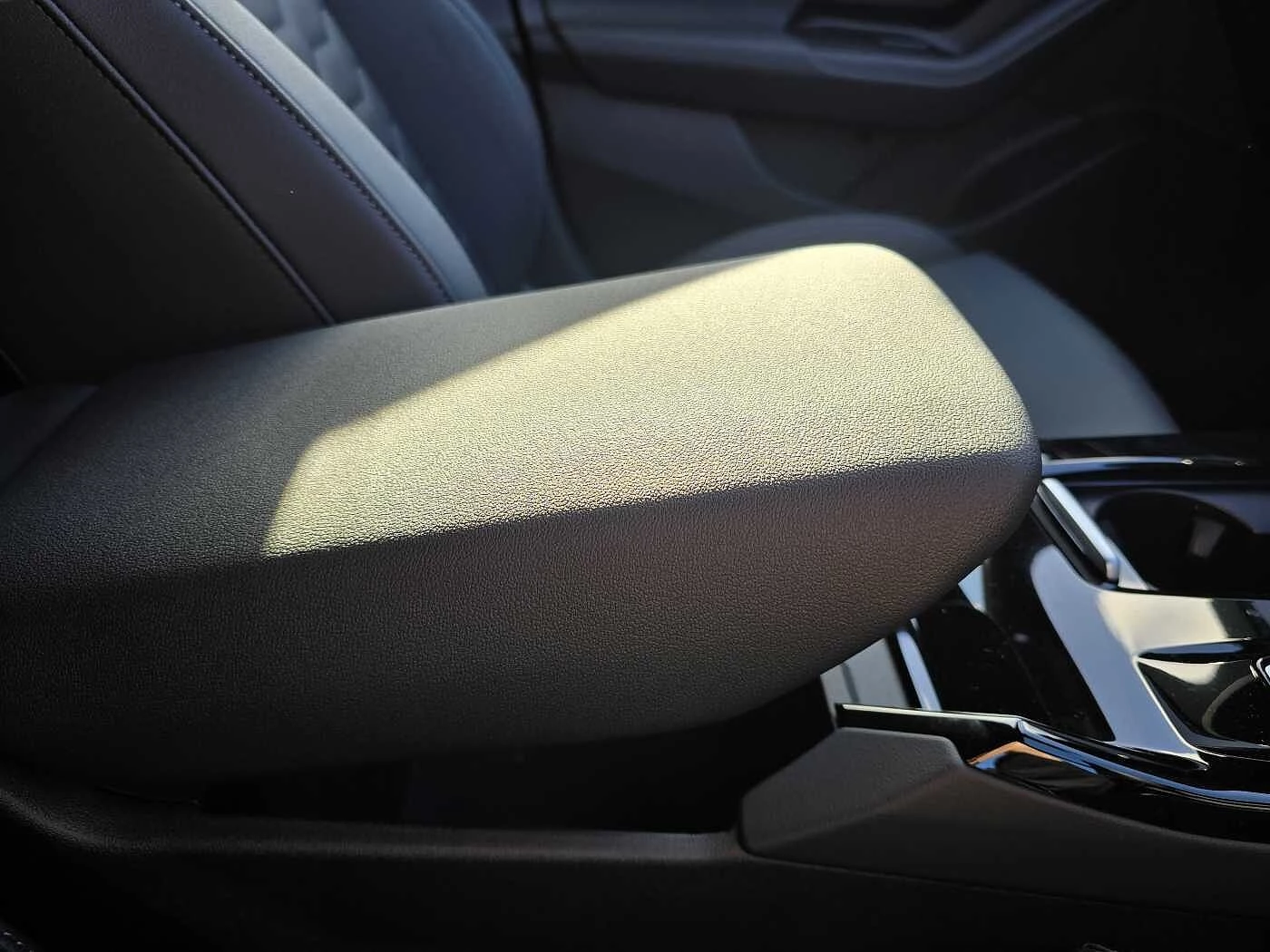 Audi-A6 Sportback e-tron-image-20