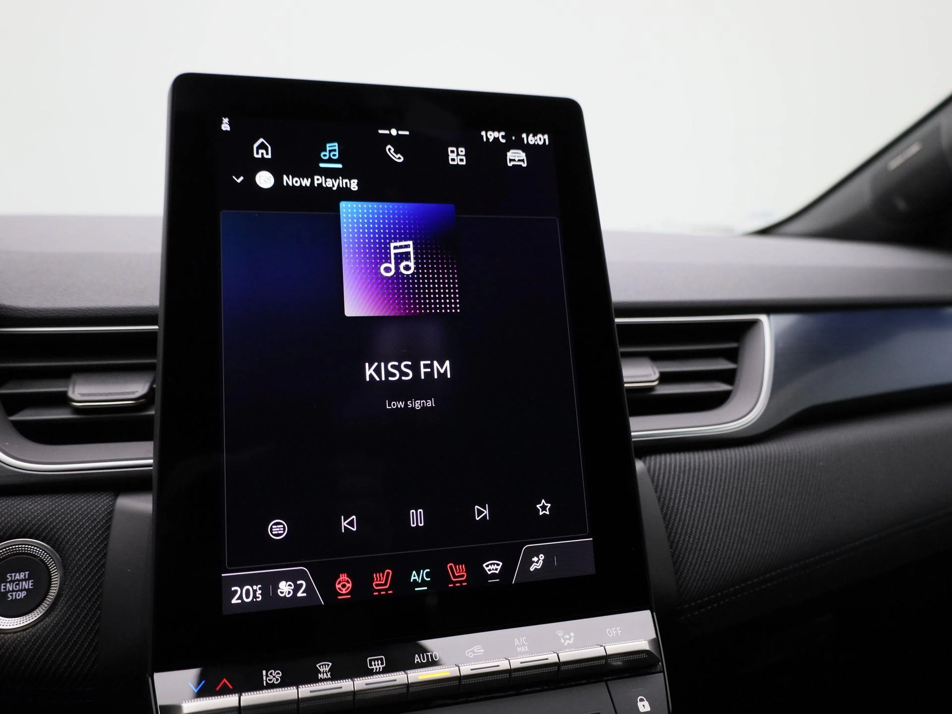 Renault-Captur-image-16