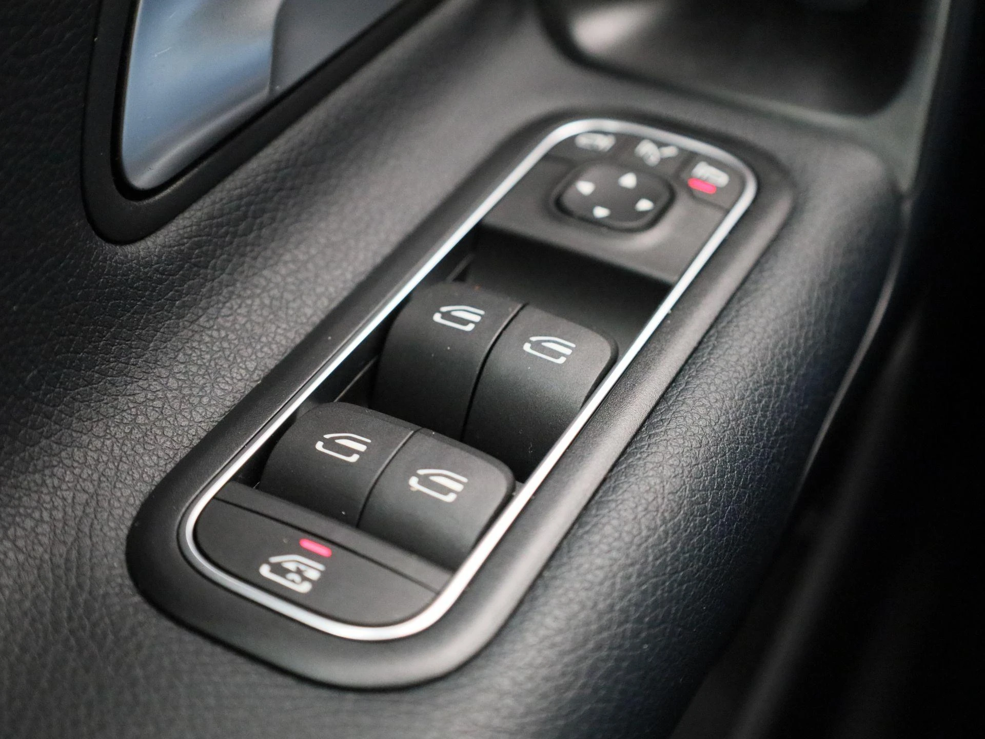 Mercedes-Benz-CLA-image-29