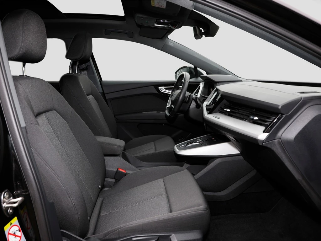 Audi Q4 e-tron 40 /MatrixLED/Navi/Pano/RFK/ACC