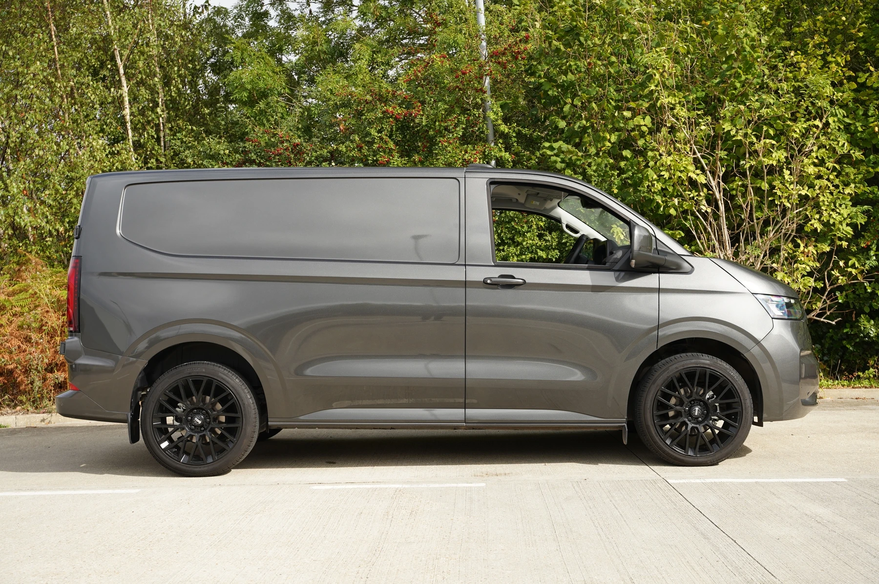 Volkswagen-Transporter-image-3