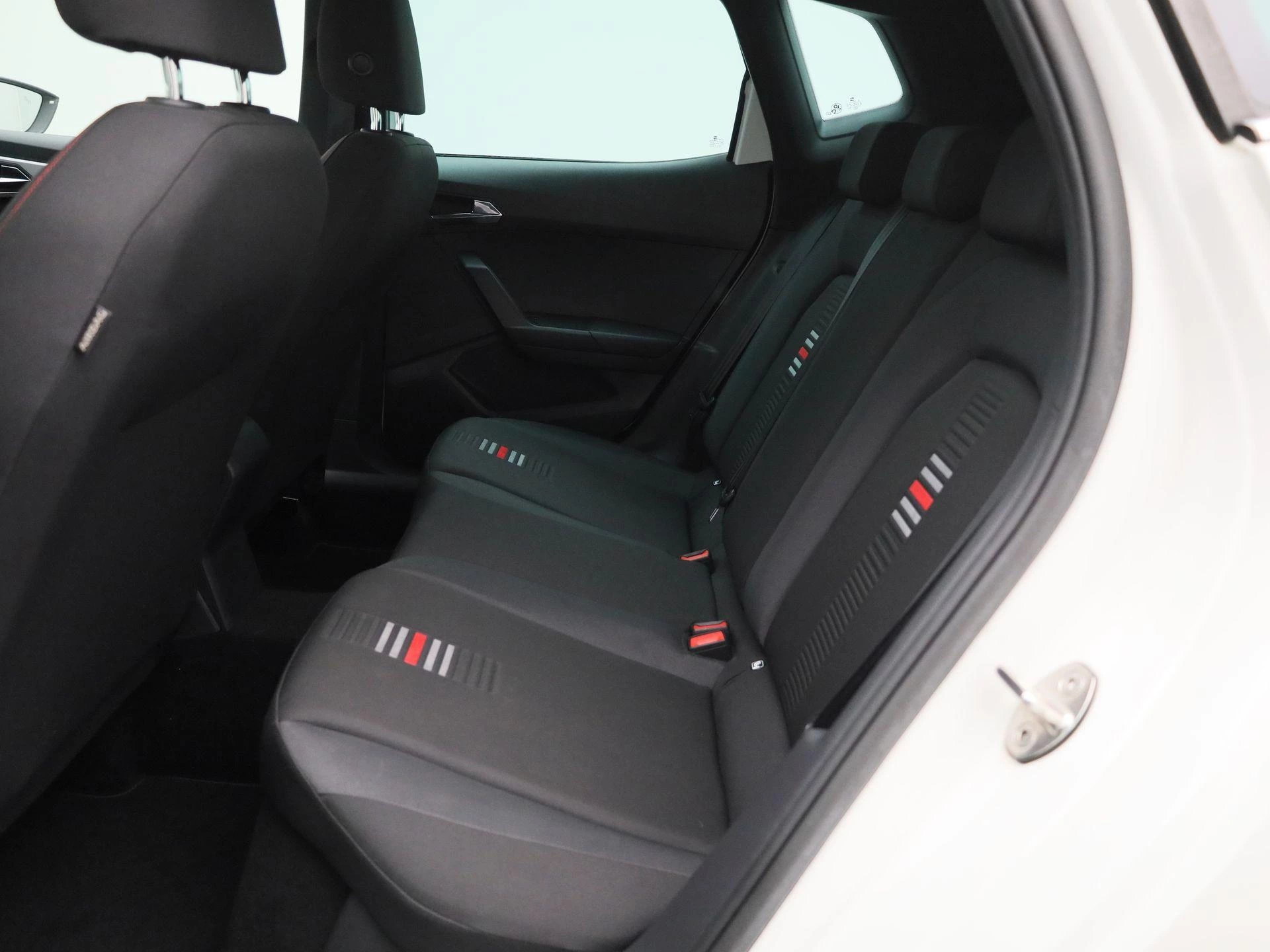 SEAT-Arona-image-8