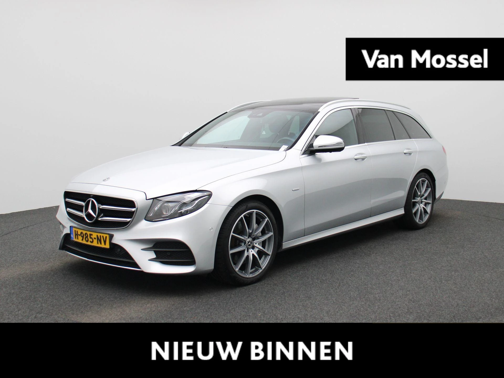 Mercedes-Benz-E-Klasse-image-0