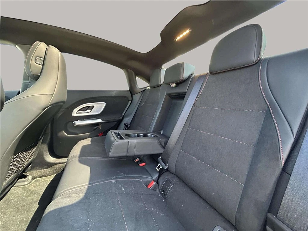 Mercedes-Benz-CLA-image-21