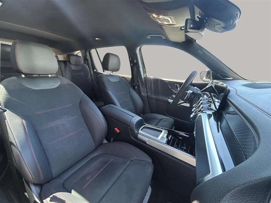 Mercedes-Benz-EQB-image-19
