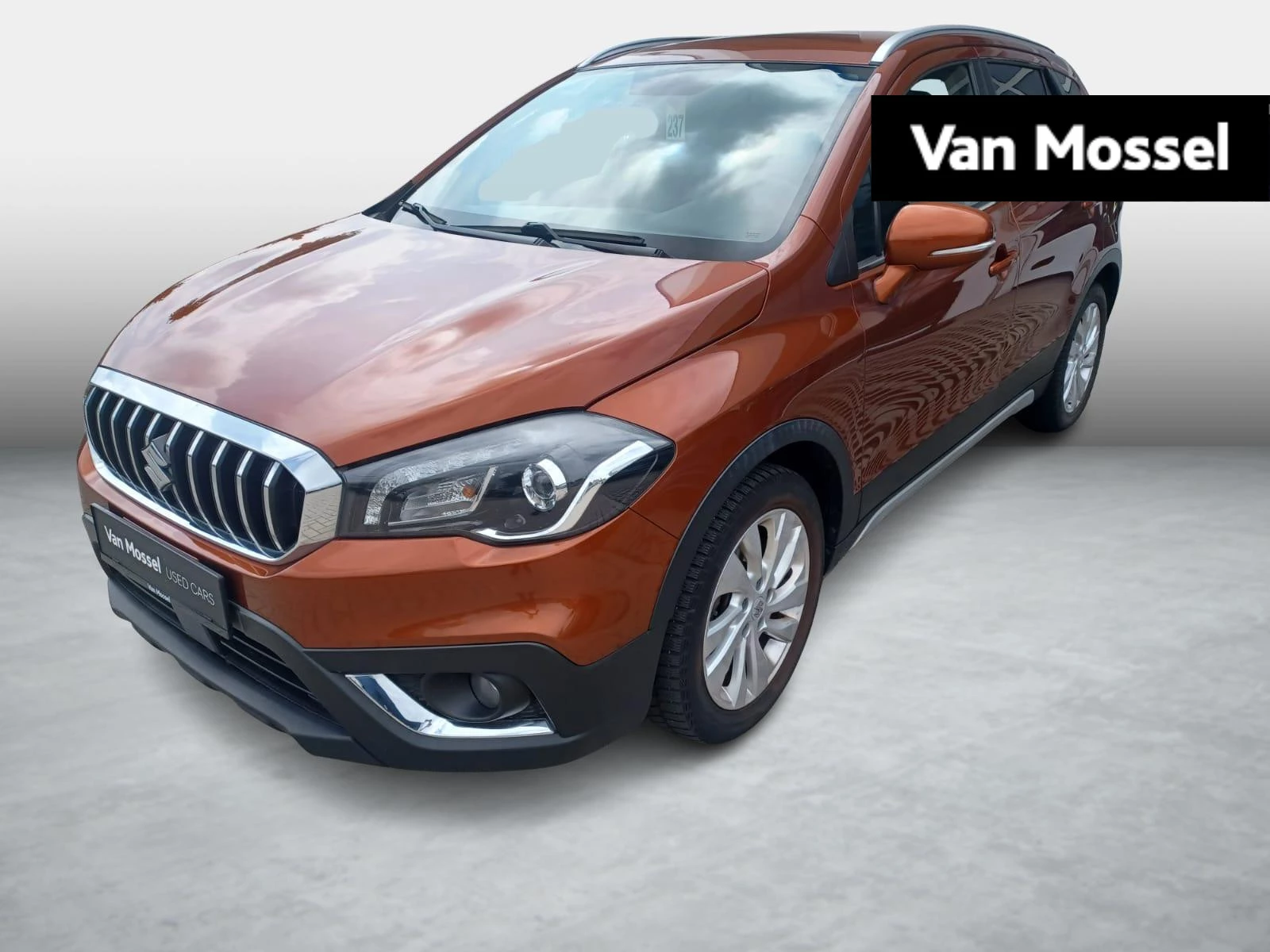 Suzuki-S-Cross-image-0