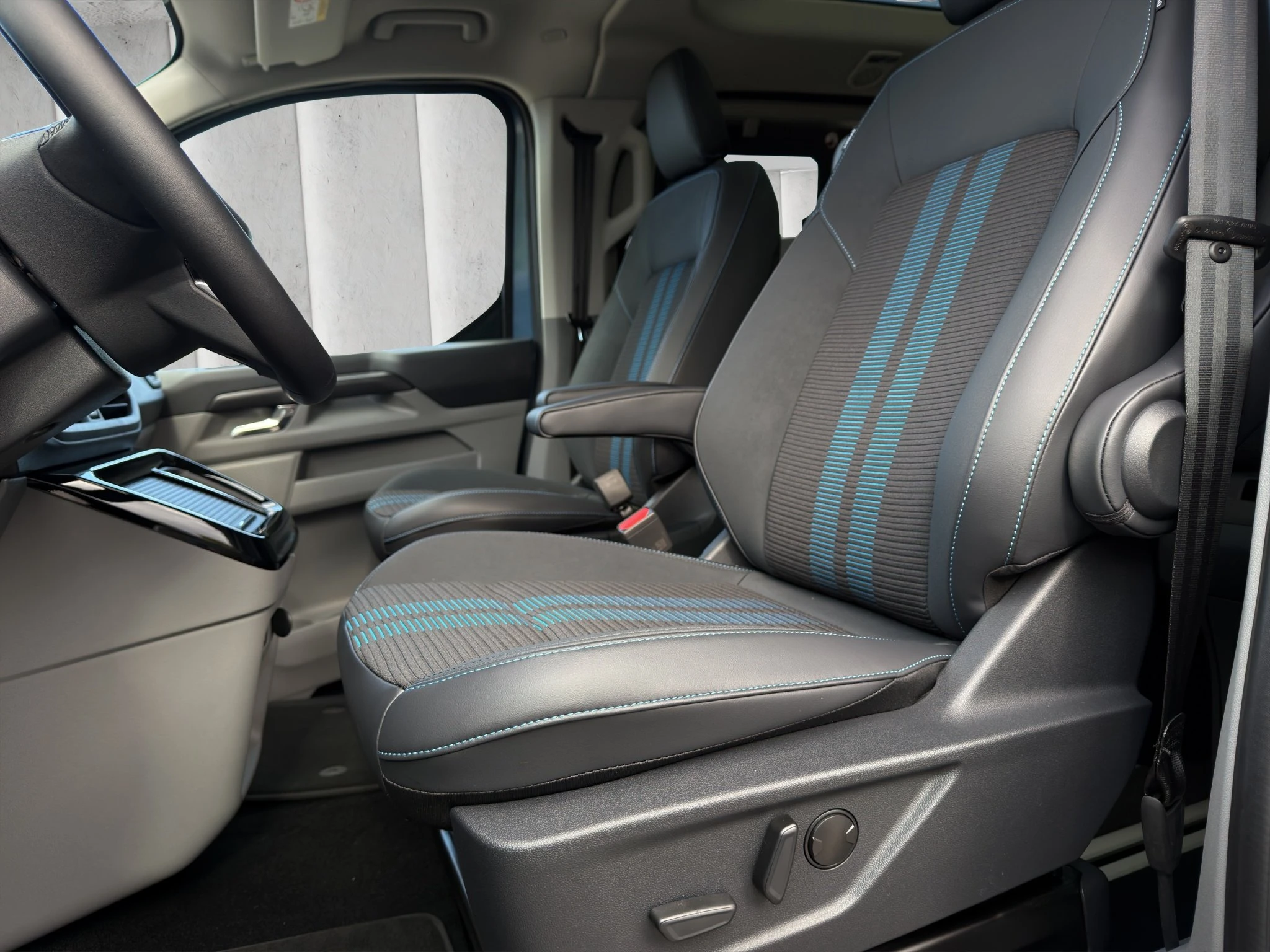 Ford-Tourneo Custom-image-9