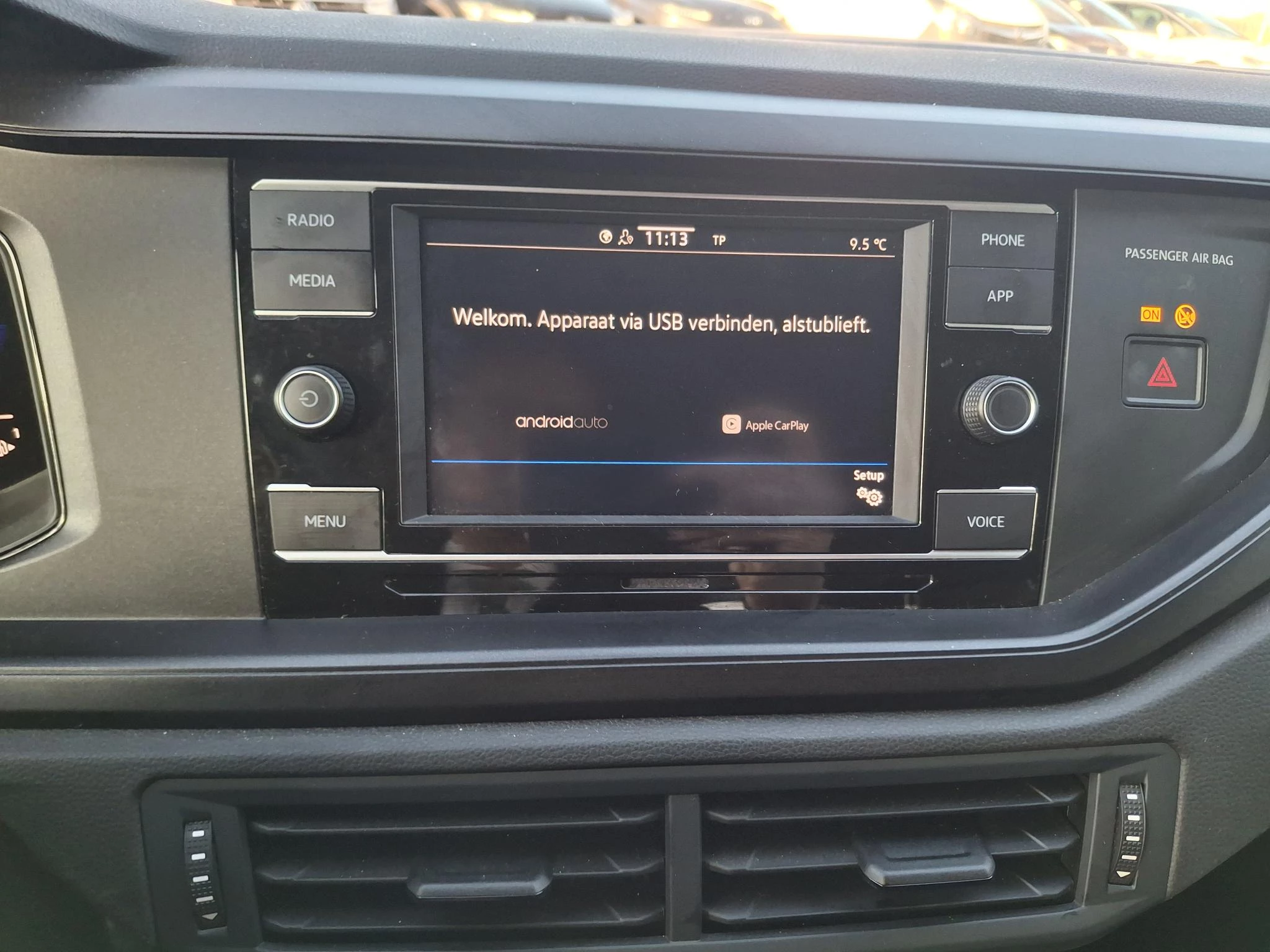 Volkswagen-Polo-image-10