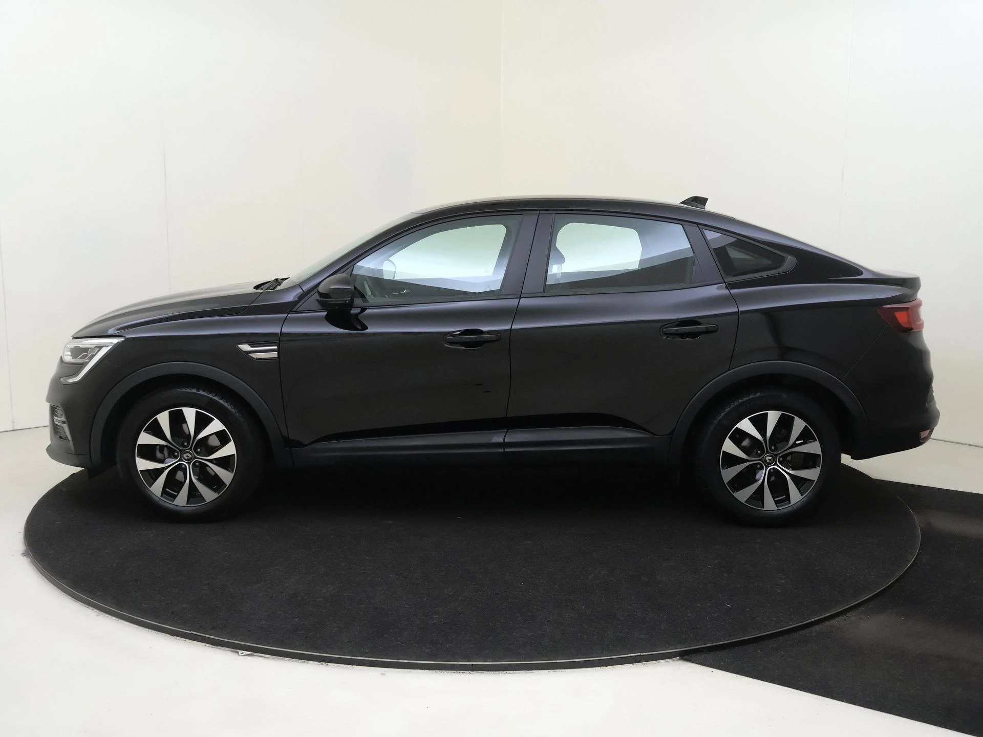 Renault-Arkana-image-7