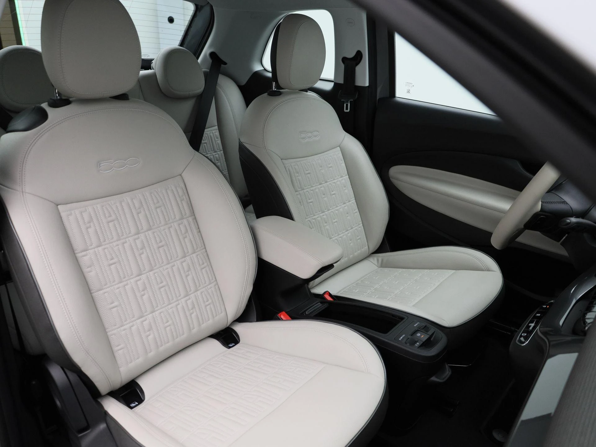 Fiat-500e-image-37