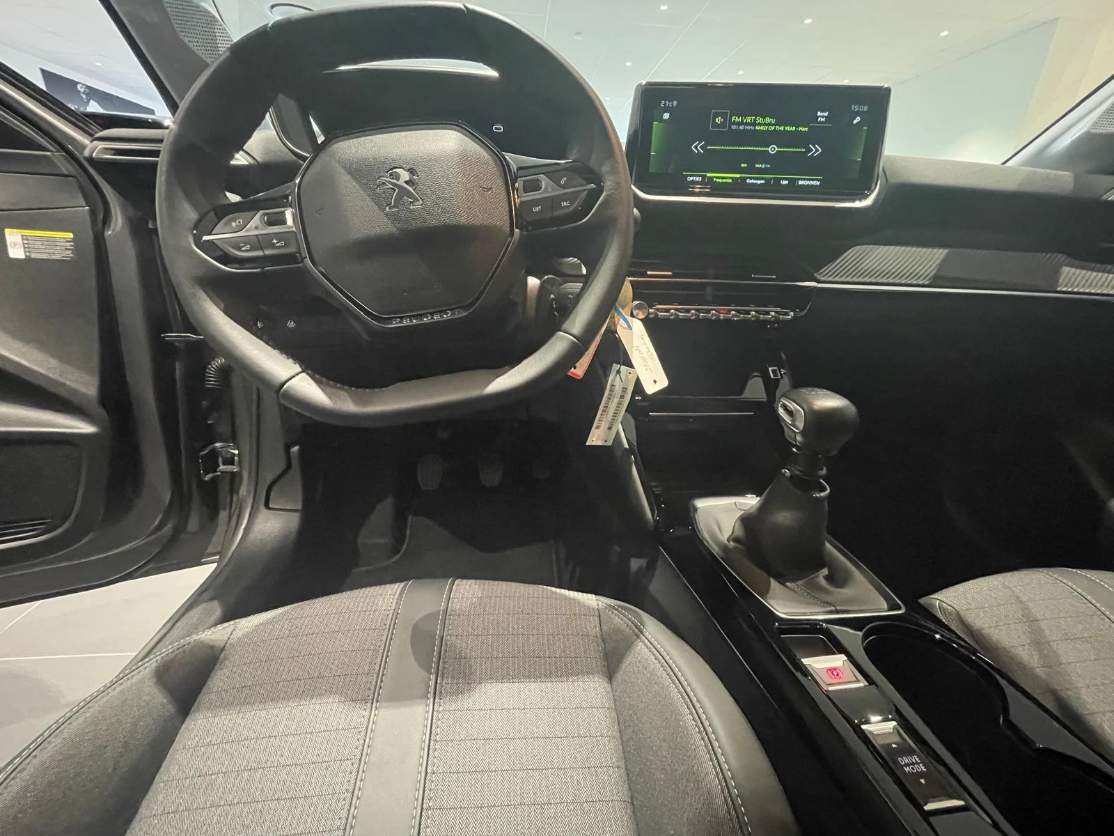 Peugeot-208-image-17