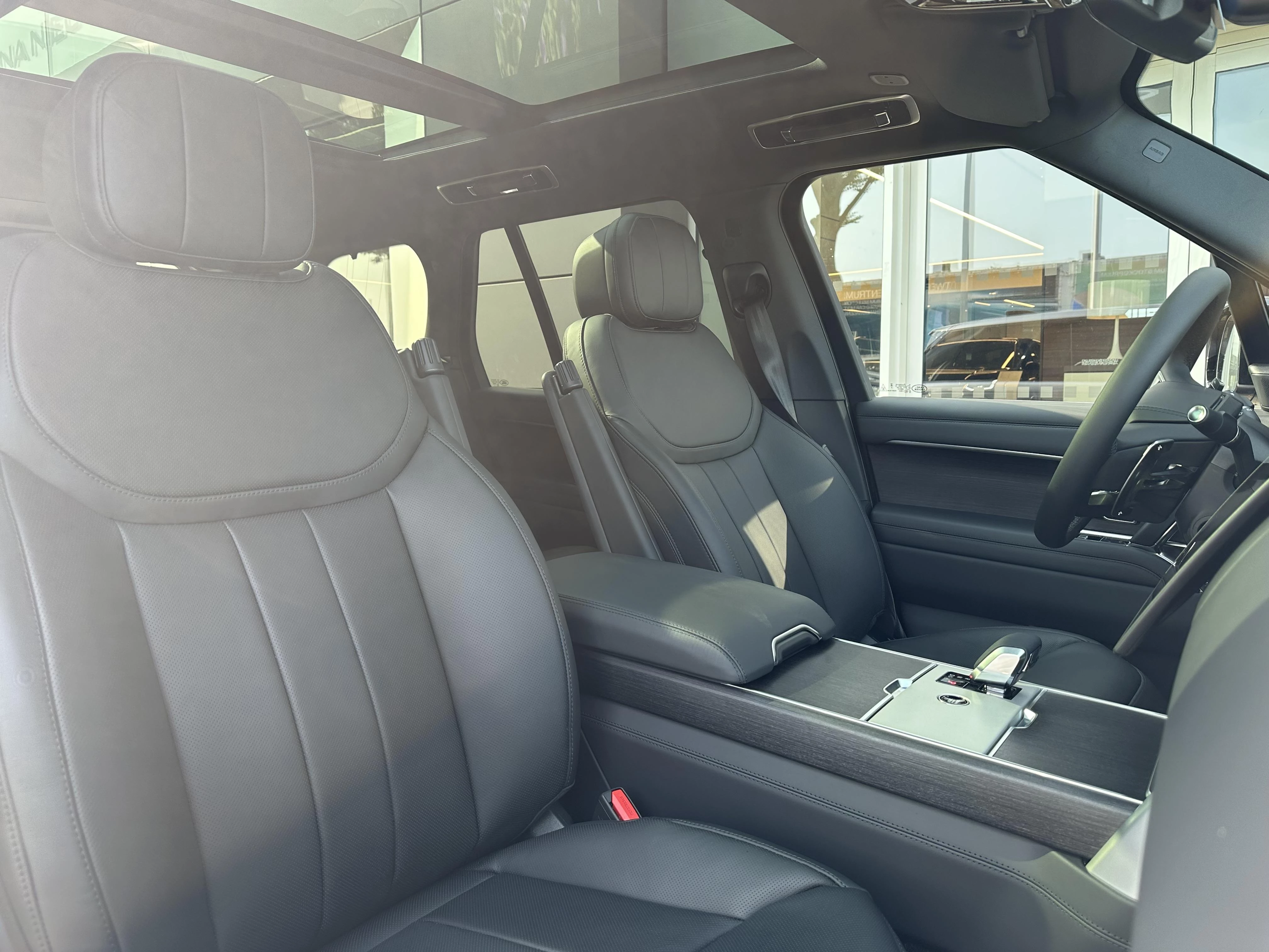 Land Rover-Range Rover-image-10