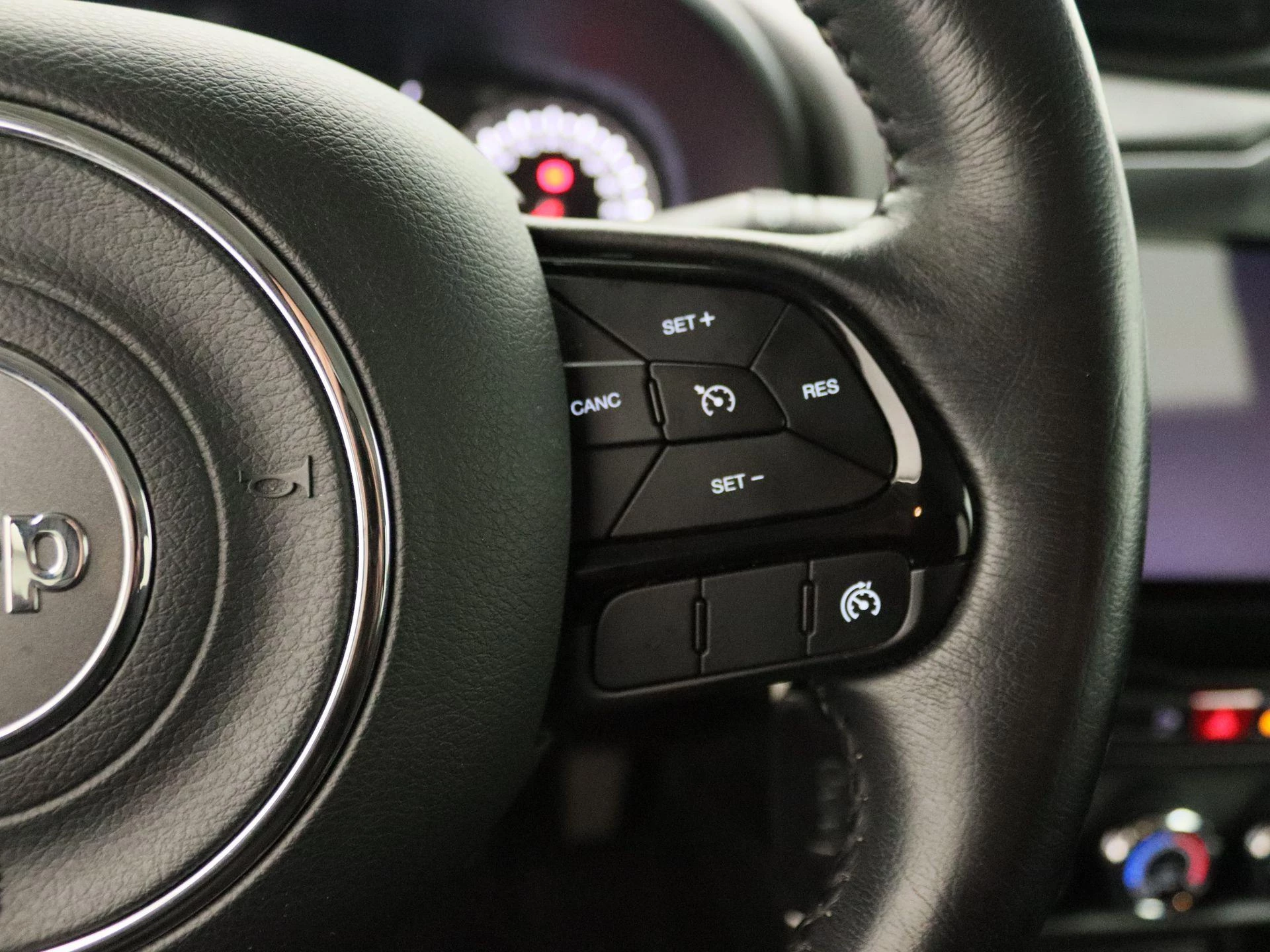 Jeep-Renegade-image-16