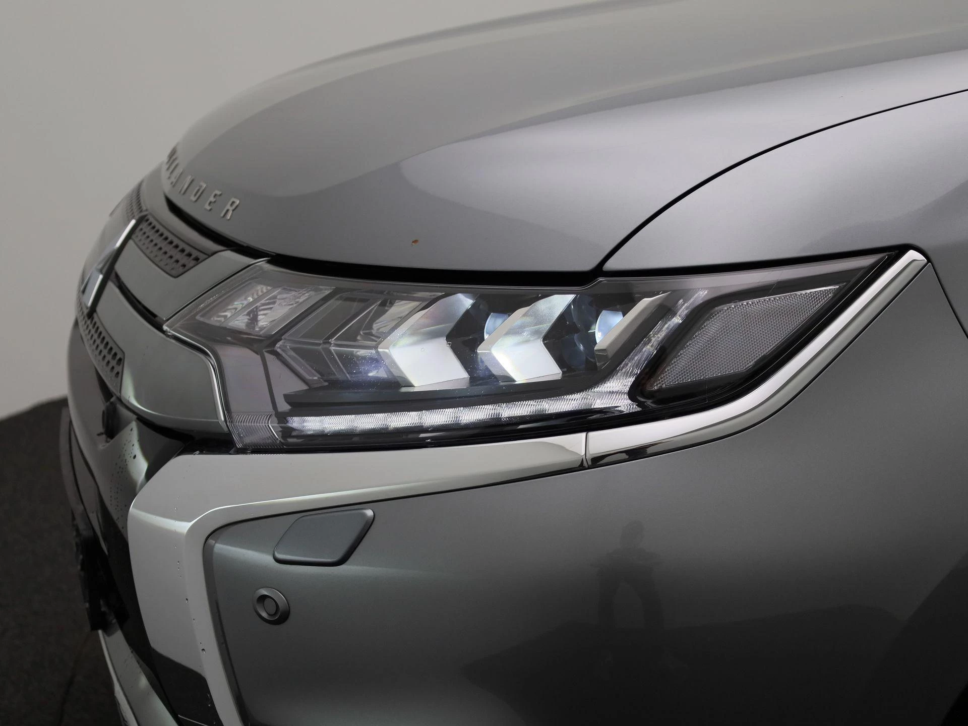 Mitsubishi-Outlander-image-12