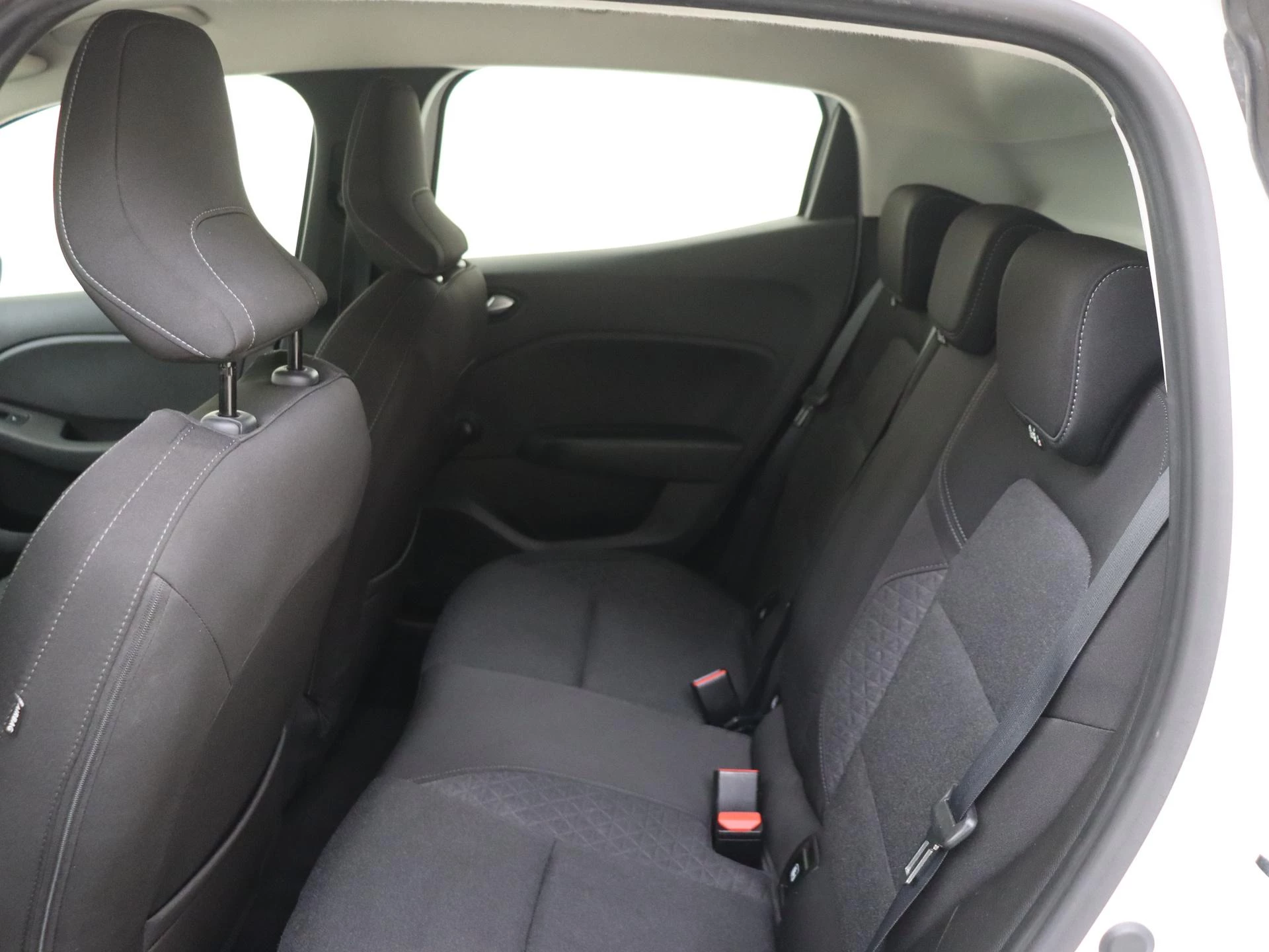 Renault-Clio-image-12