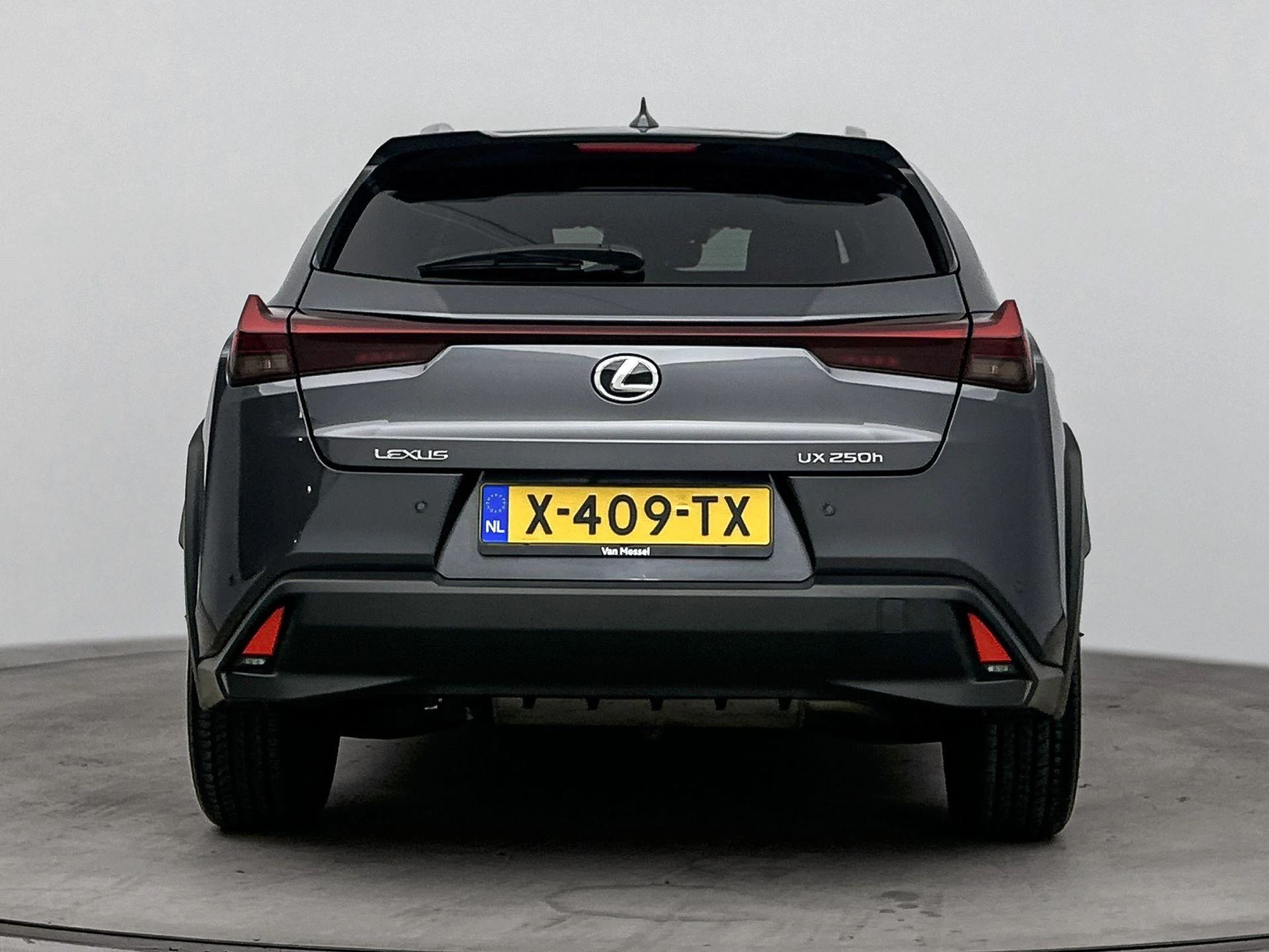 Lexus-UX-image-2