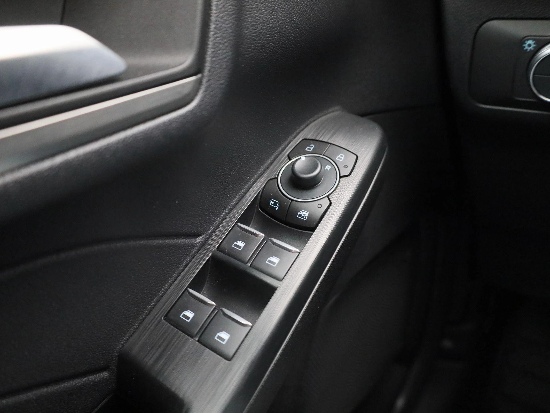 Ford-Kuga-image-18