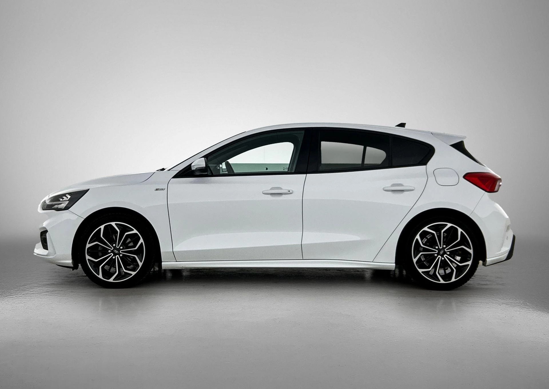 Ford Focus 1.0 EcoBoost Hybrid ST Line X Business