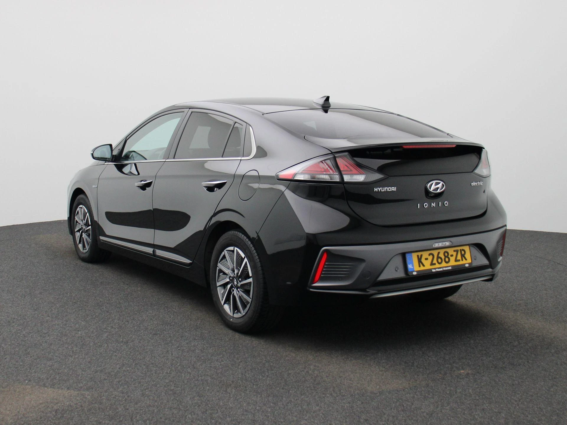 Hyundai-IONIQ-image-1
