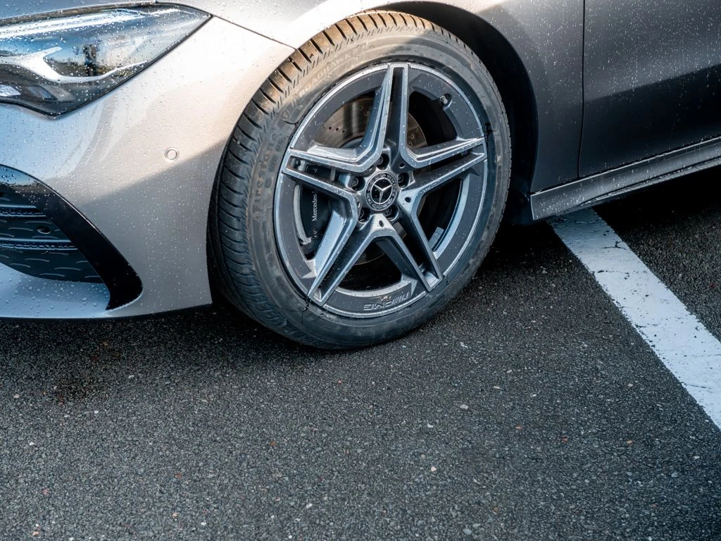 Mercedes-Benz-CLA 200-image-6