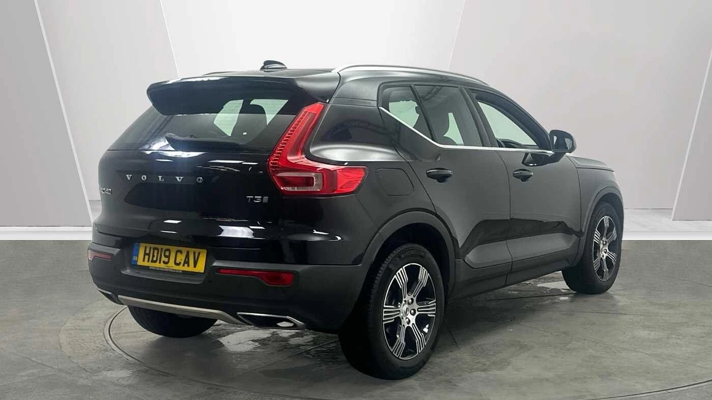 Volvo-XC40-image-1