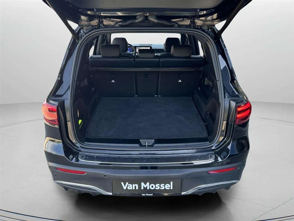 Mercedes-Benz-EQB-image-22