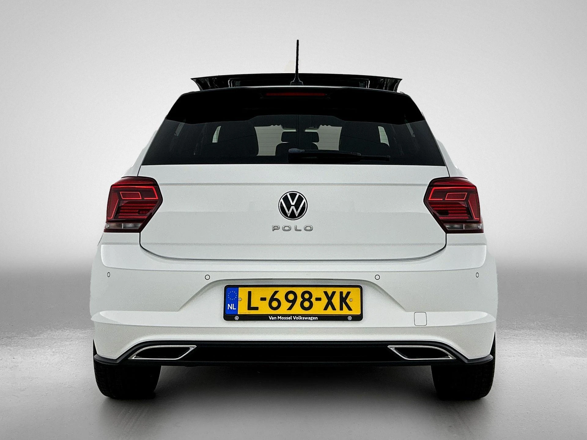 Volkswagen-Polo-image-2