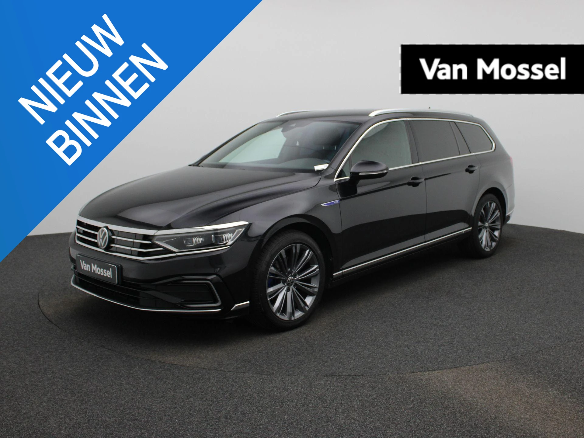 Volkswagen-Passat-image-0
