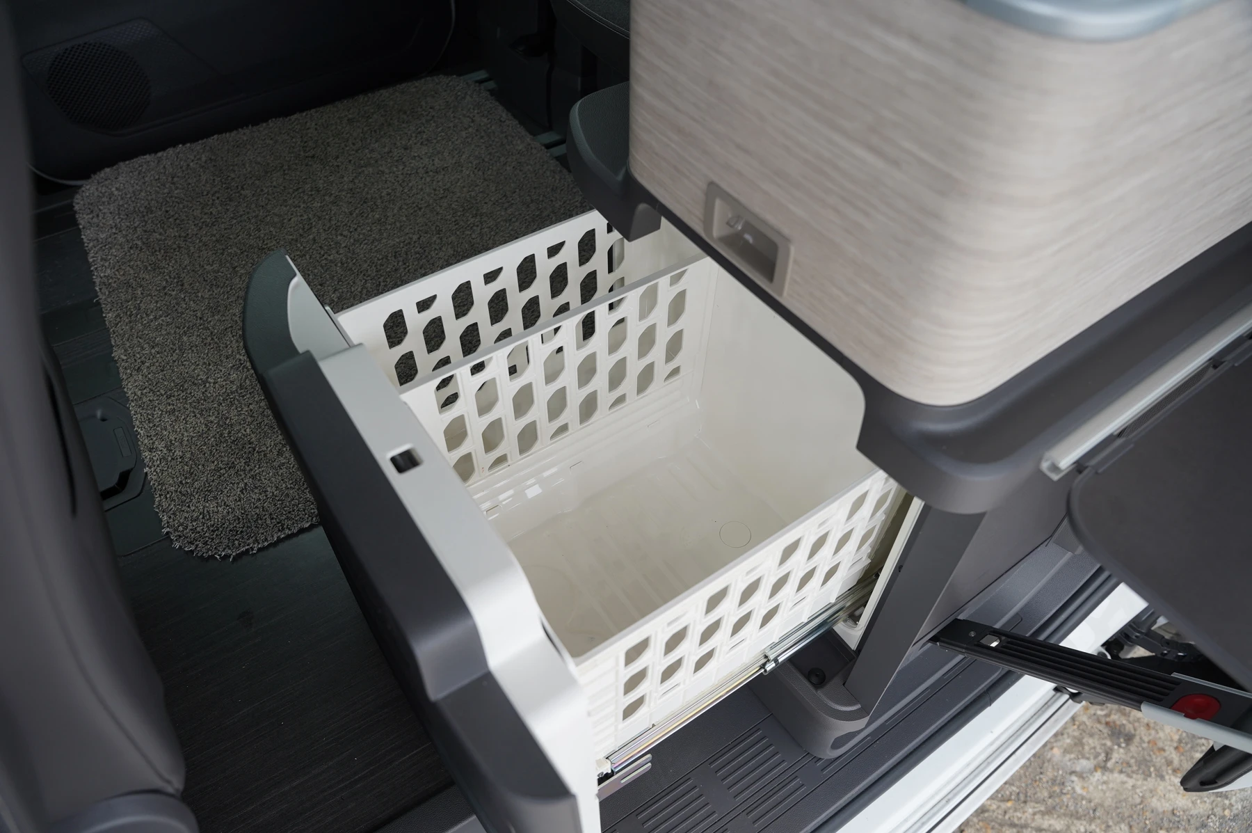 Volkswagen-California-image-45