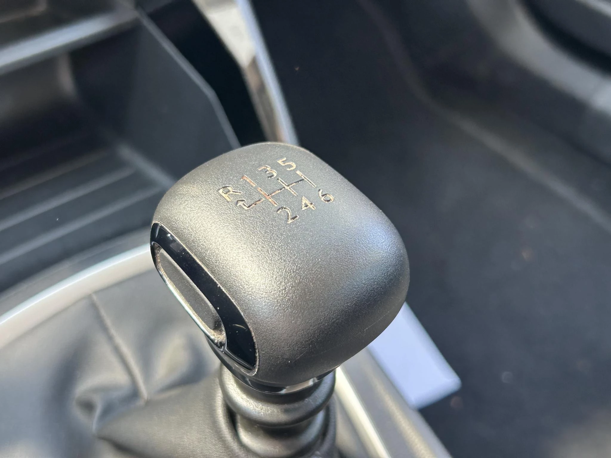 Peugeot-2008-image-18