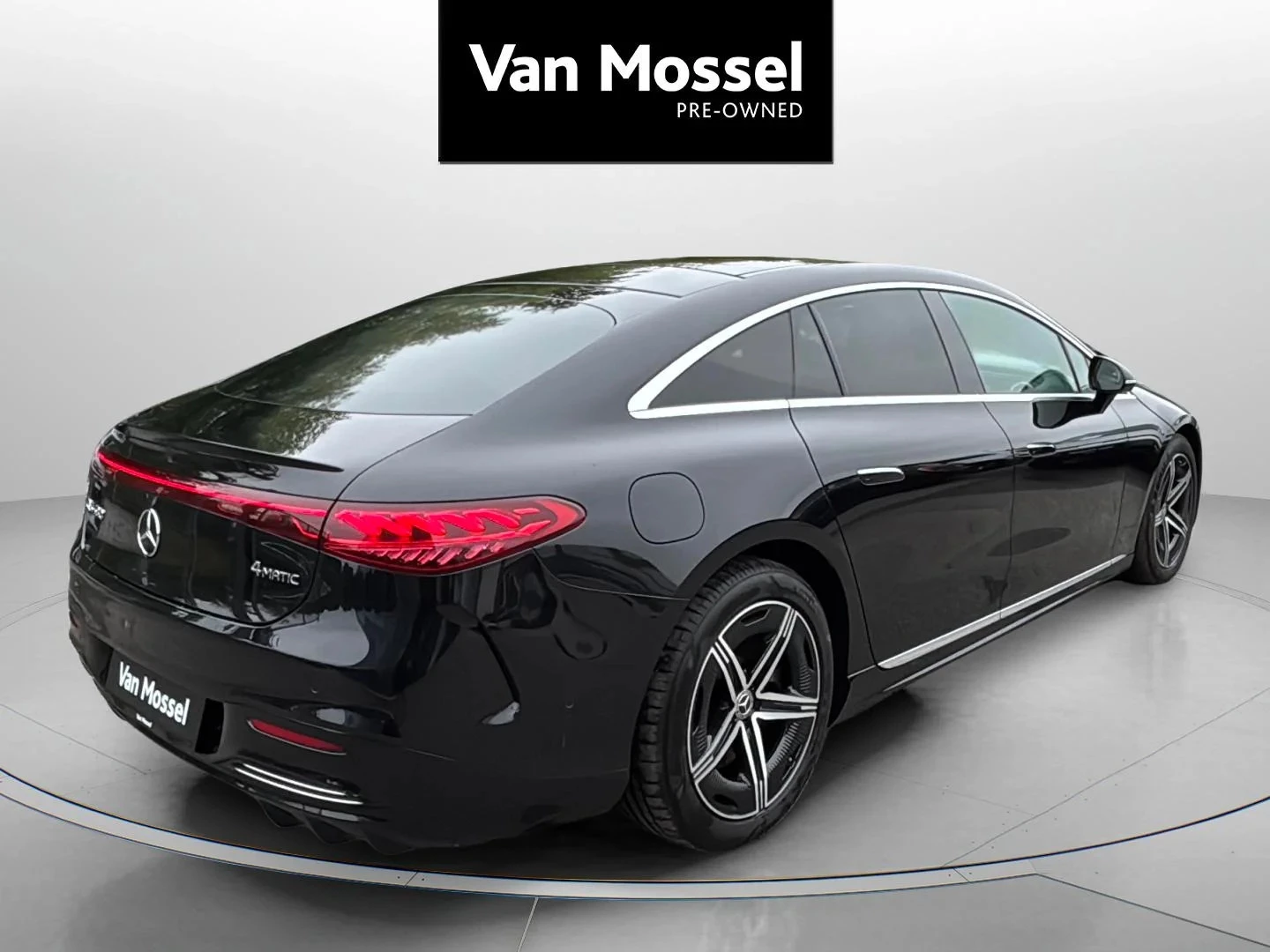 Mercedes-Benz-EQS-image-4