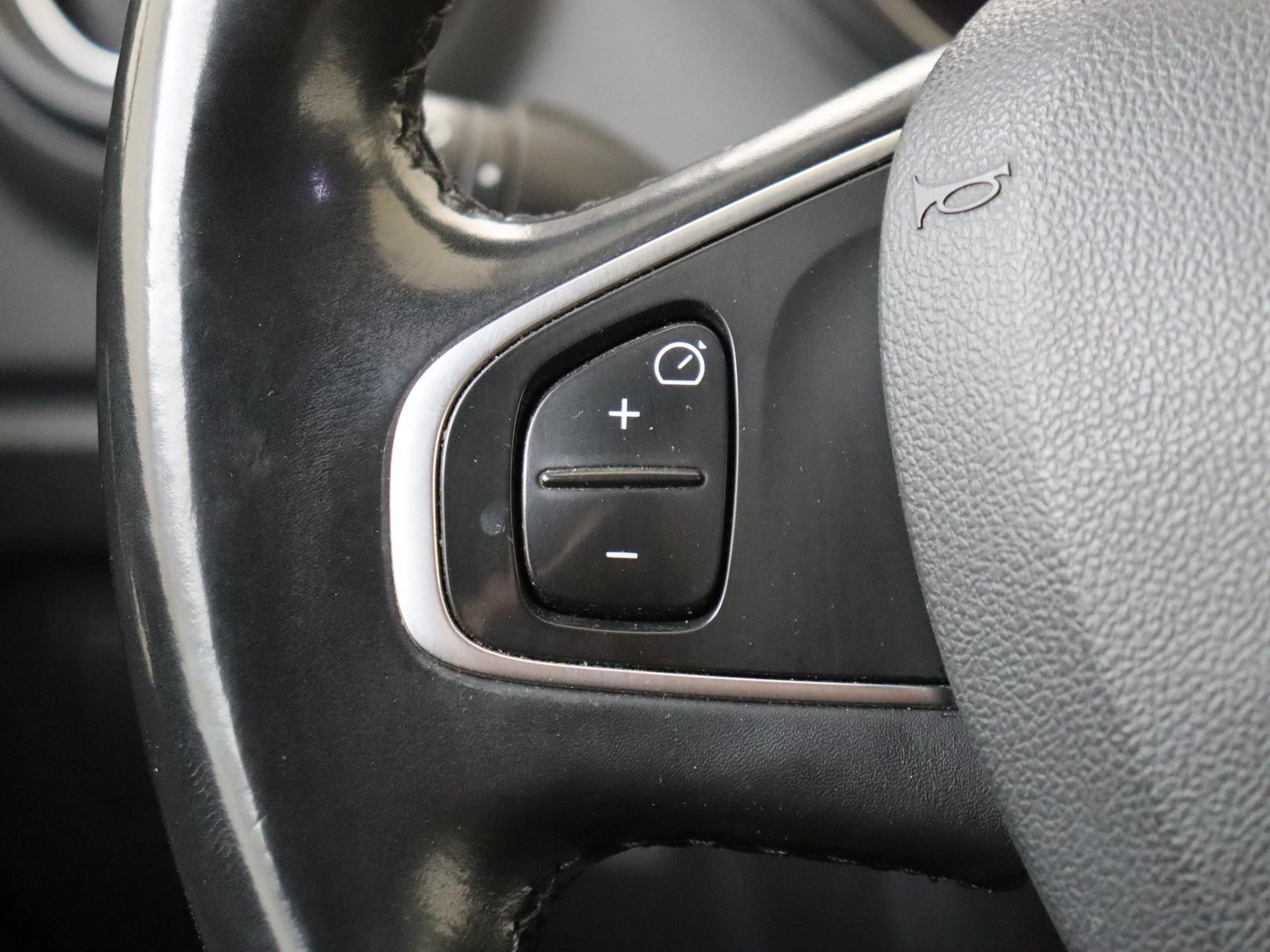 Renault-Captur-image-16