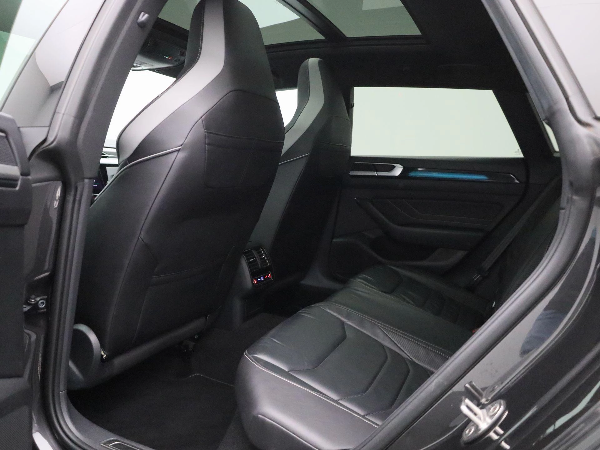 Volkswagen-Arteon-image-9