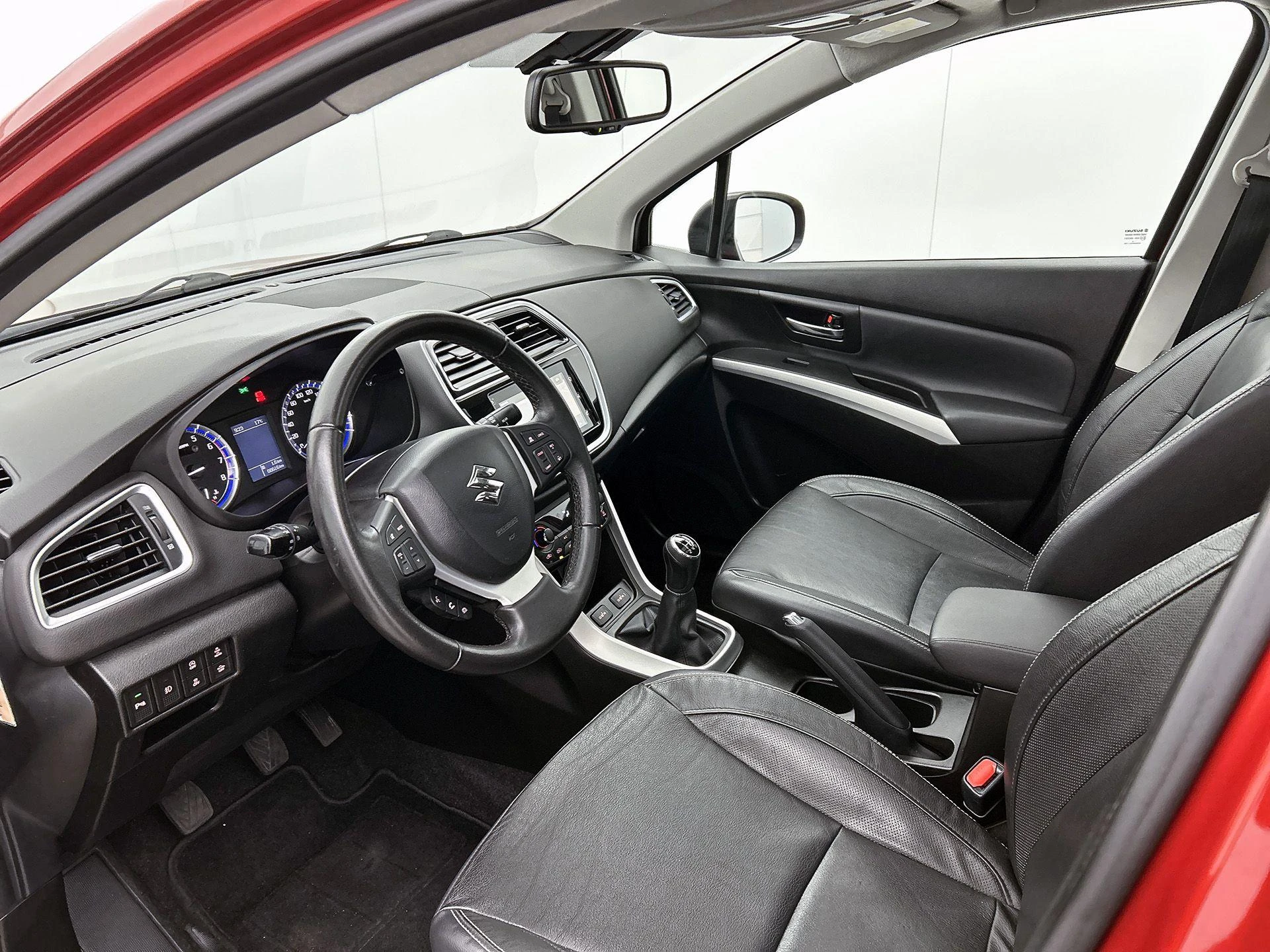 Suzuki-S-Cross-image-18