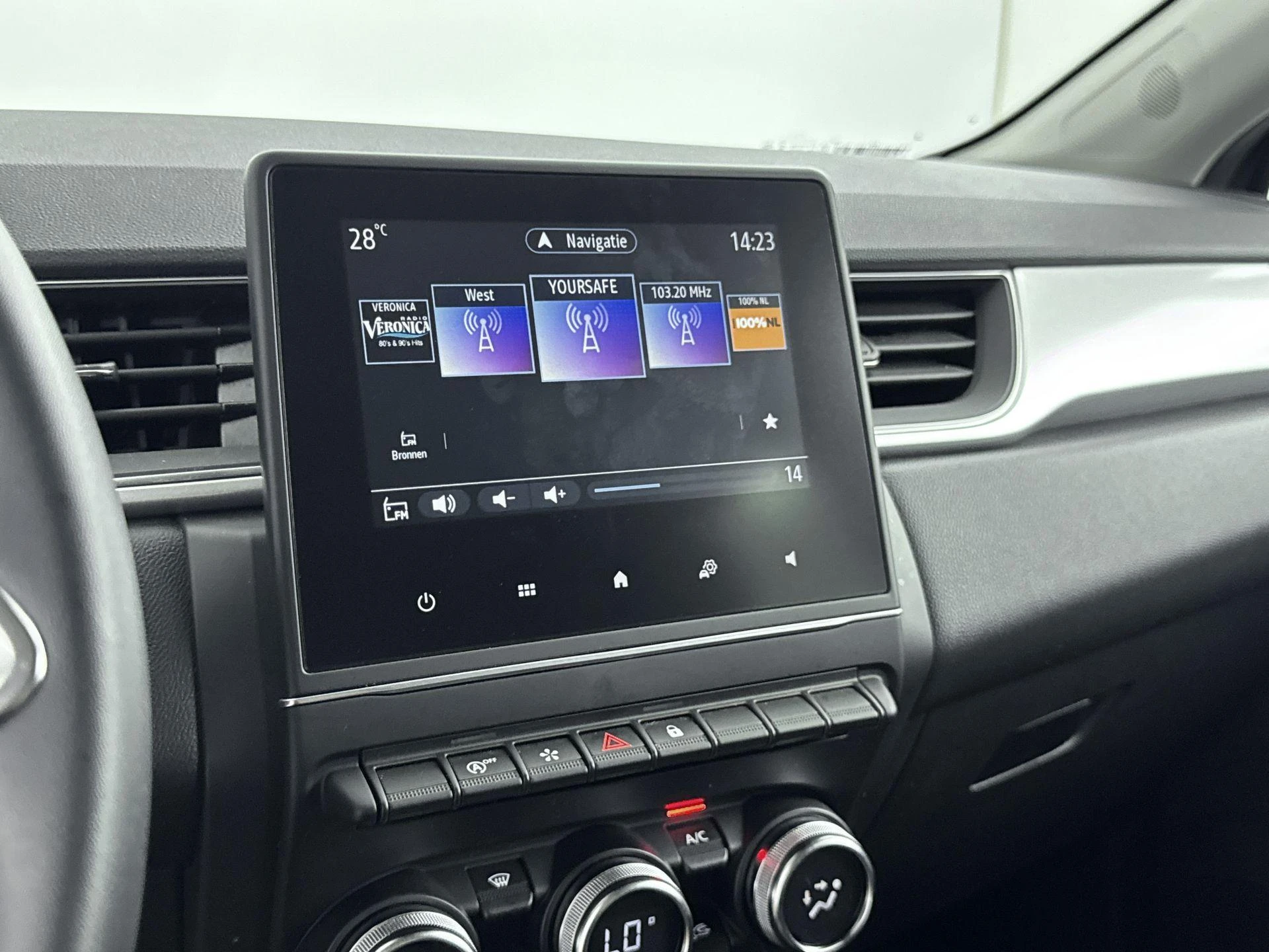 Renault-Captur-image-6