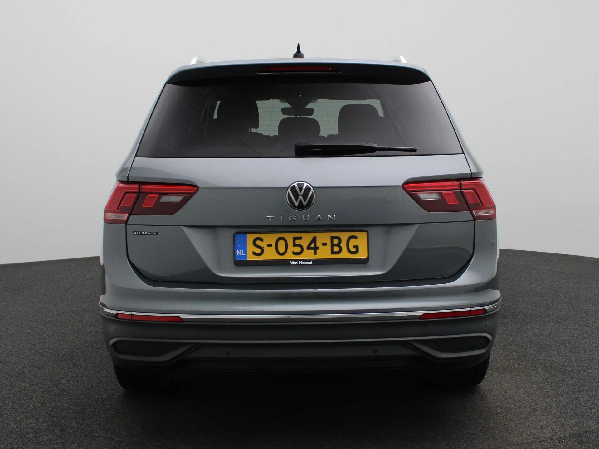 Volkswagen-Tiguan Allspace-image-4