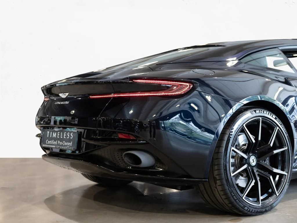 Aston Martin-DB11-image-8