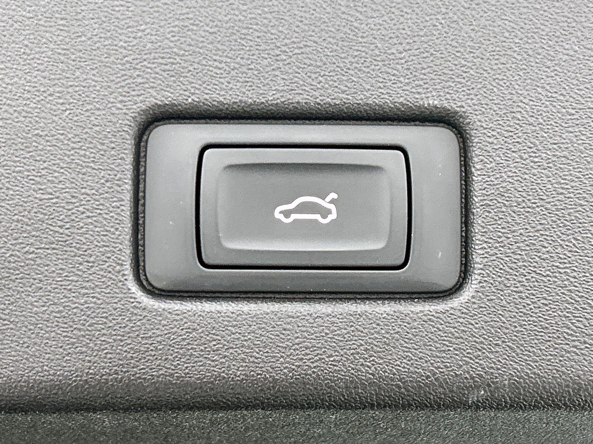 Audi-Q4 e-tron-image-21