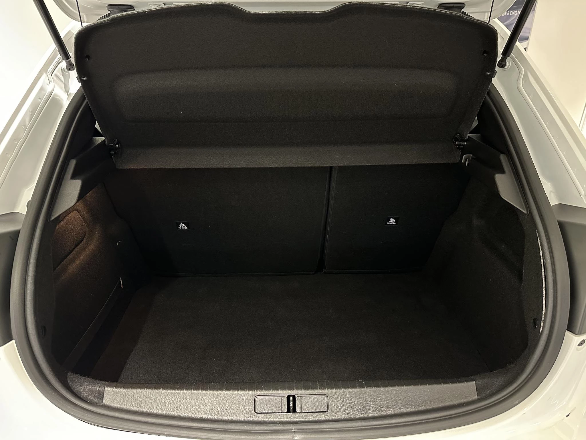 Peugeot-208-image-16