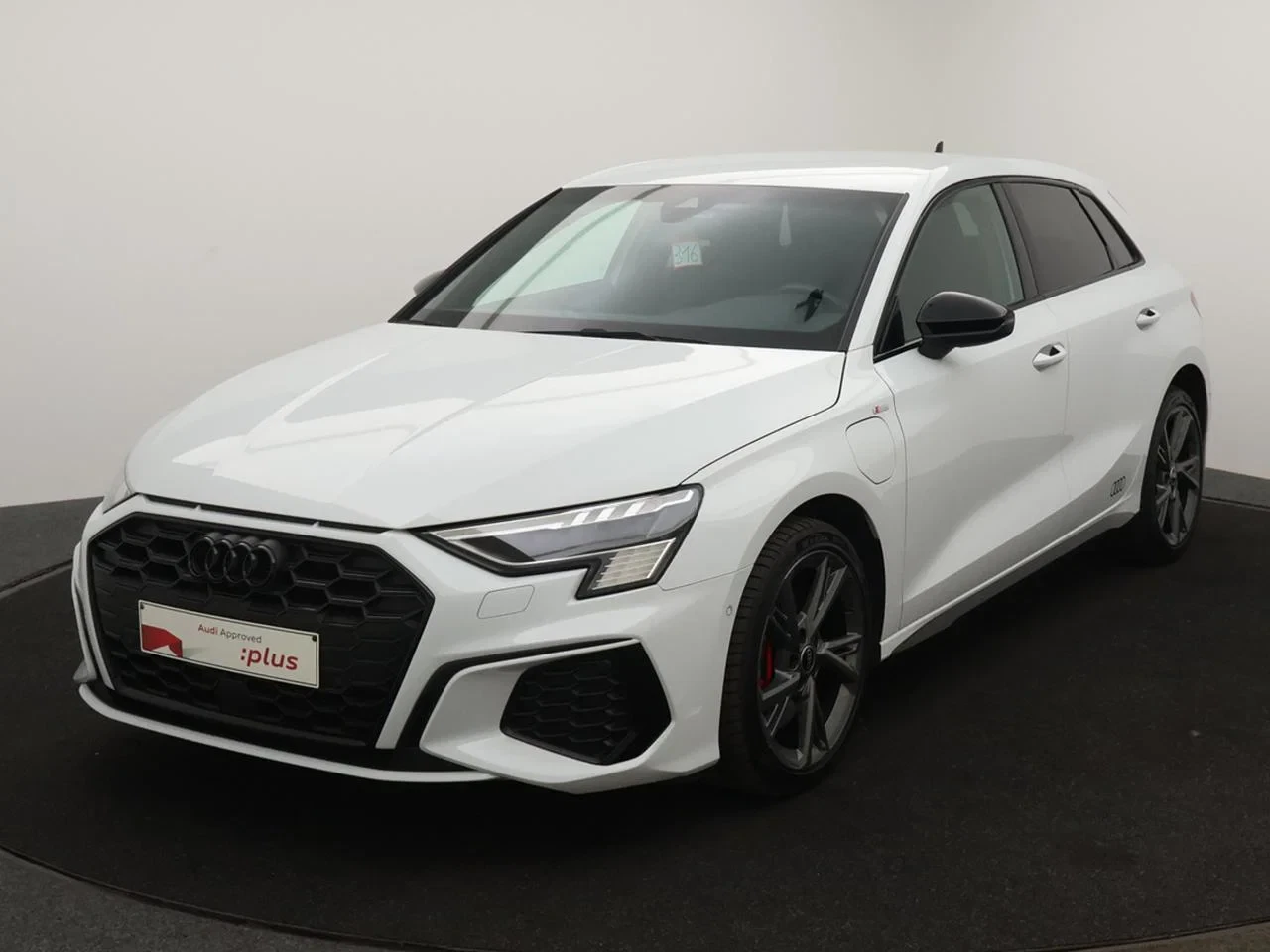 Audi A3 Sportback PHEV Audi A3 Sportback Competition 45TFSIe 245PK *AUTOMAAT*3X S-LINE*CAMERA*PDC*SPORTZETELS*ACC*NAVI*APP-CONNECT*...*