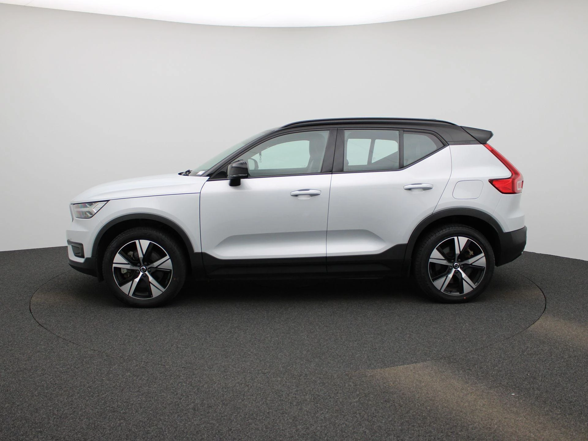 Volvo-XC40-image-3