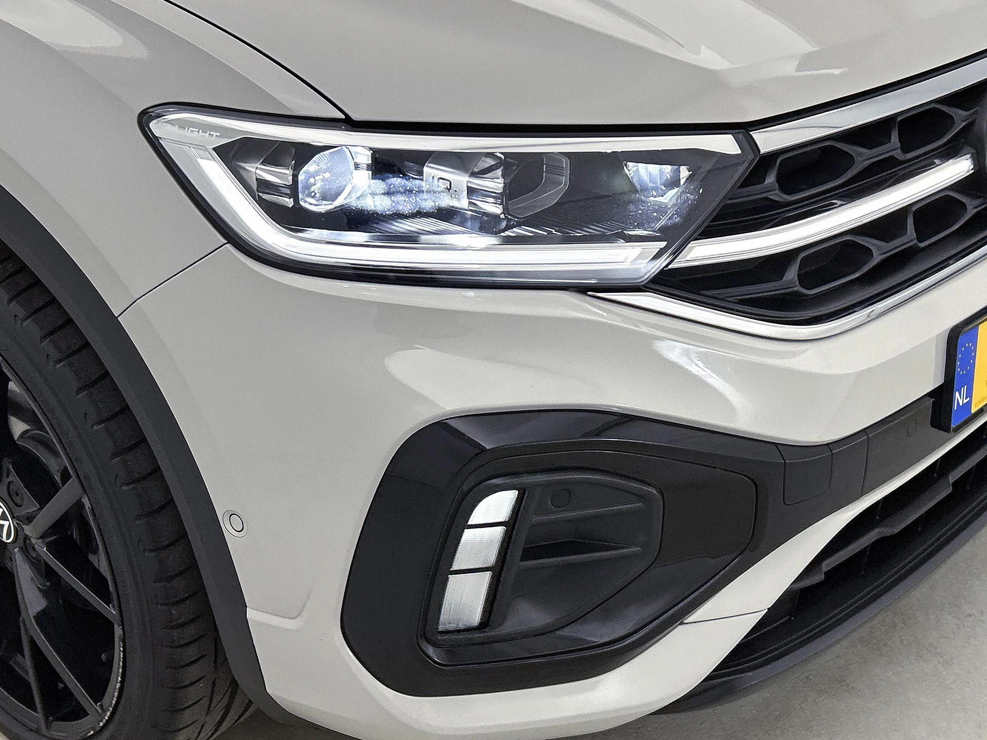 Volkswagen-T-Roc-image-30