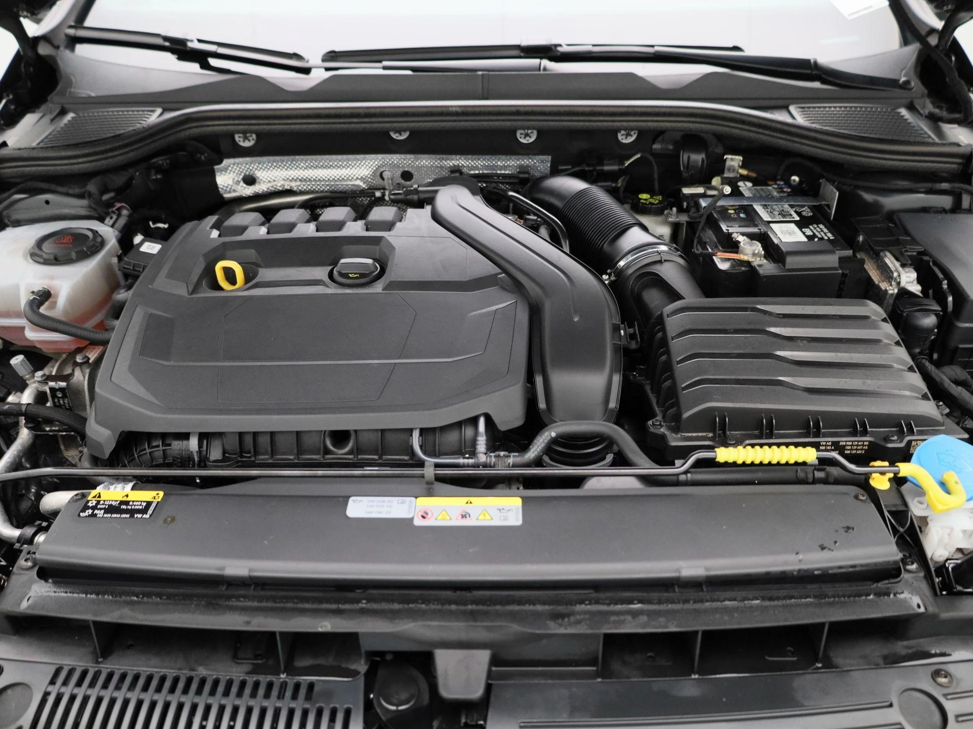 Volkswagen-Golf-image-34