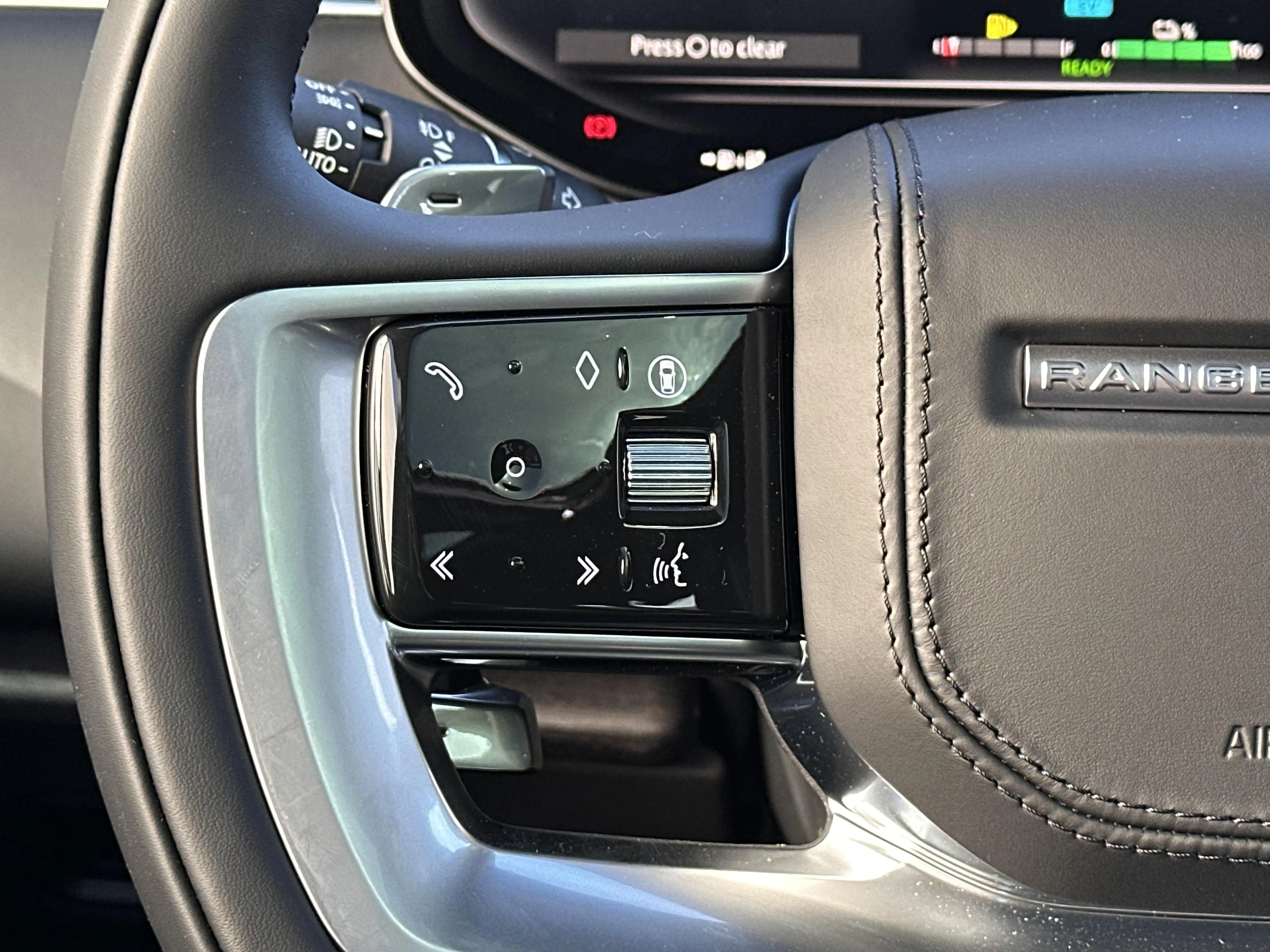 Land Rover-Range Rover-image-21