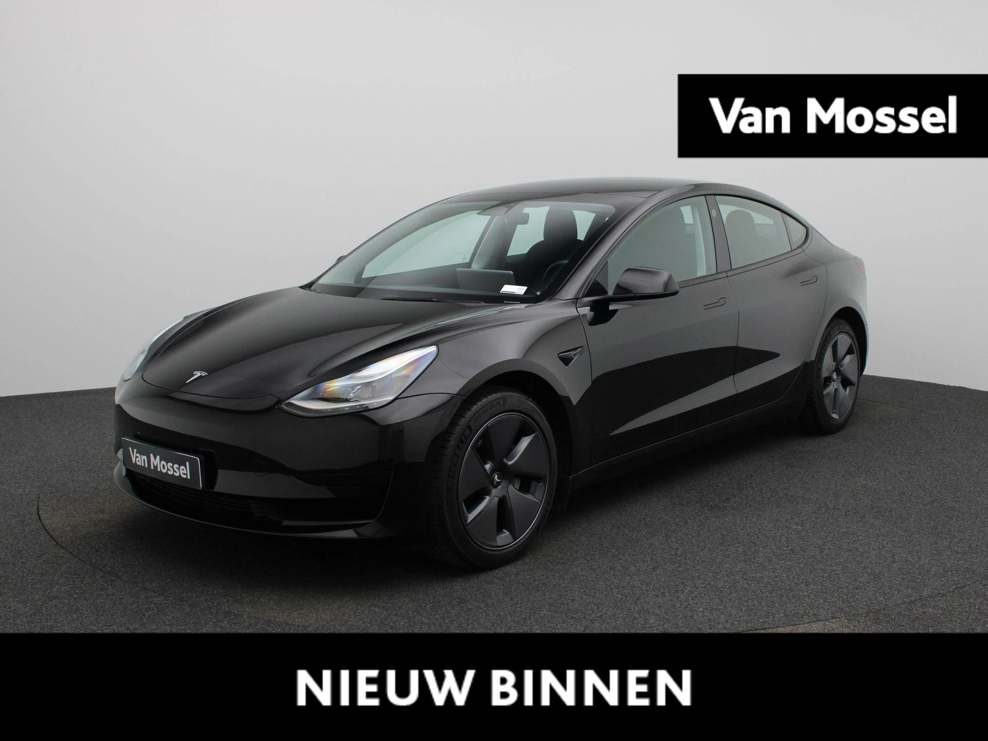 Tesla-Model 3-image-0