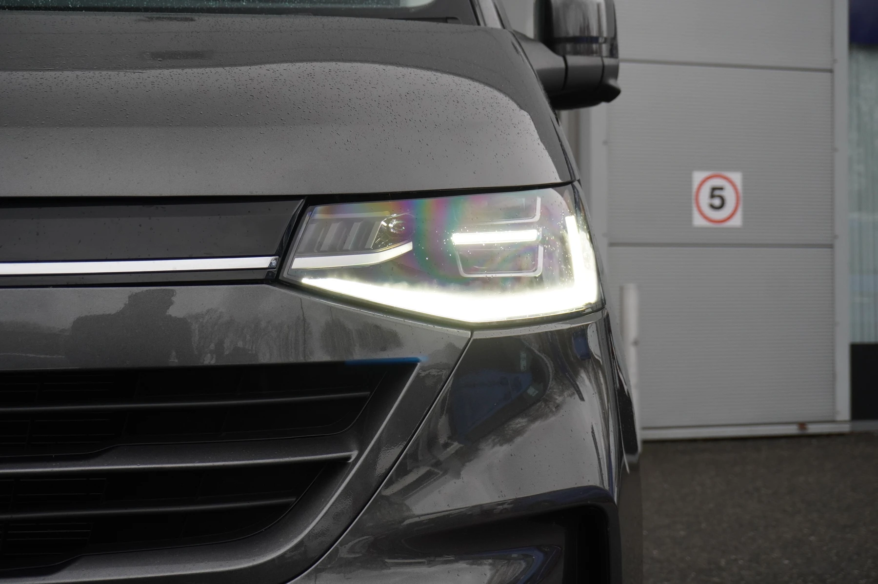 Volkswagen-Transporter-image-54