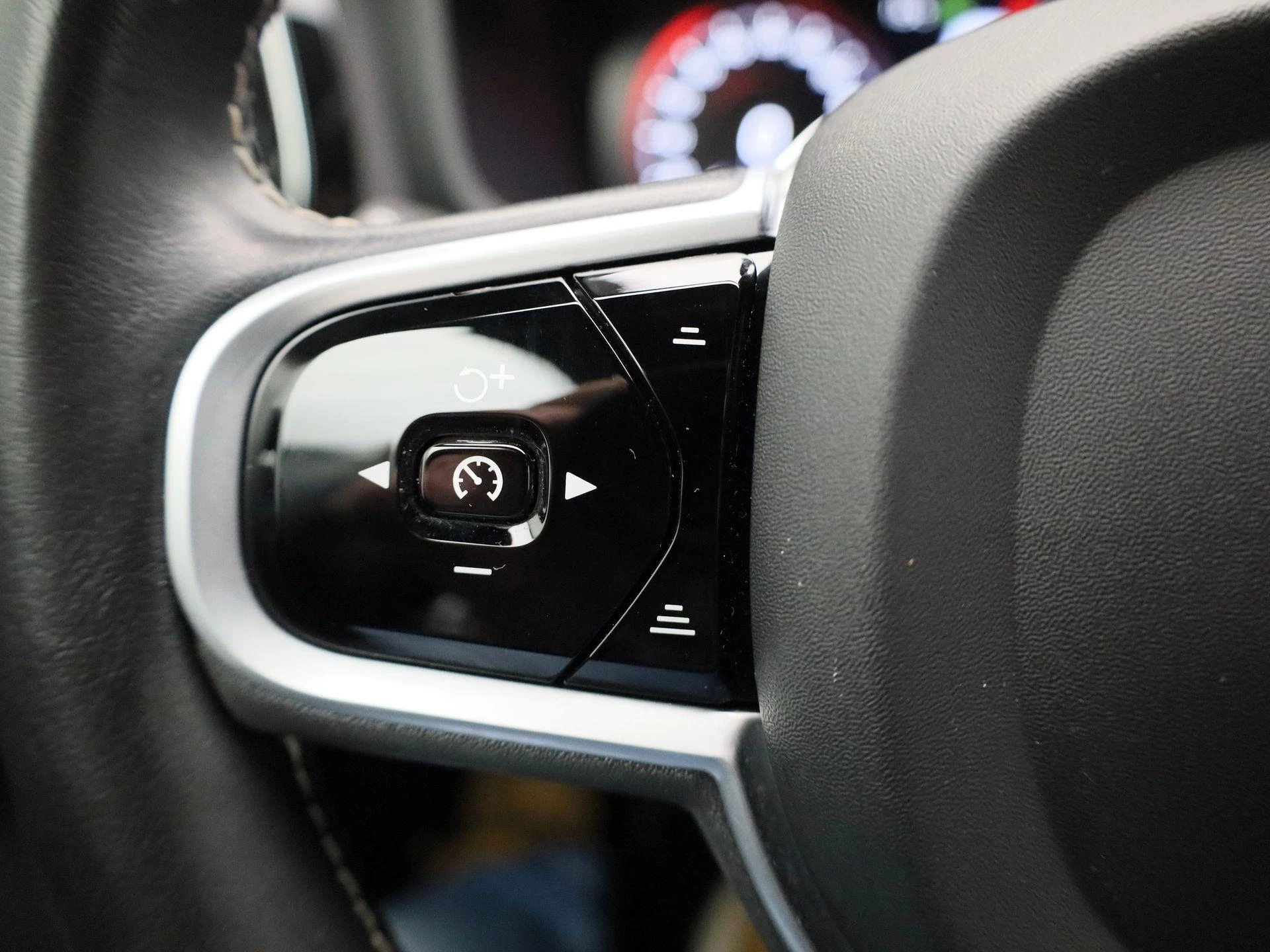 Volvo-S60-image-22