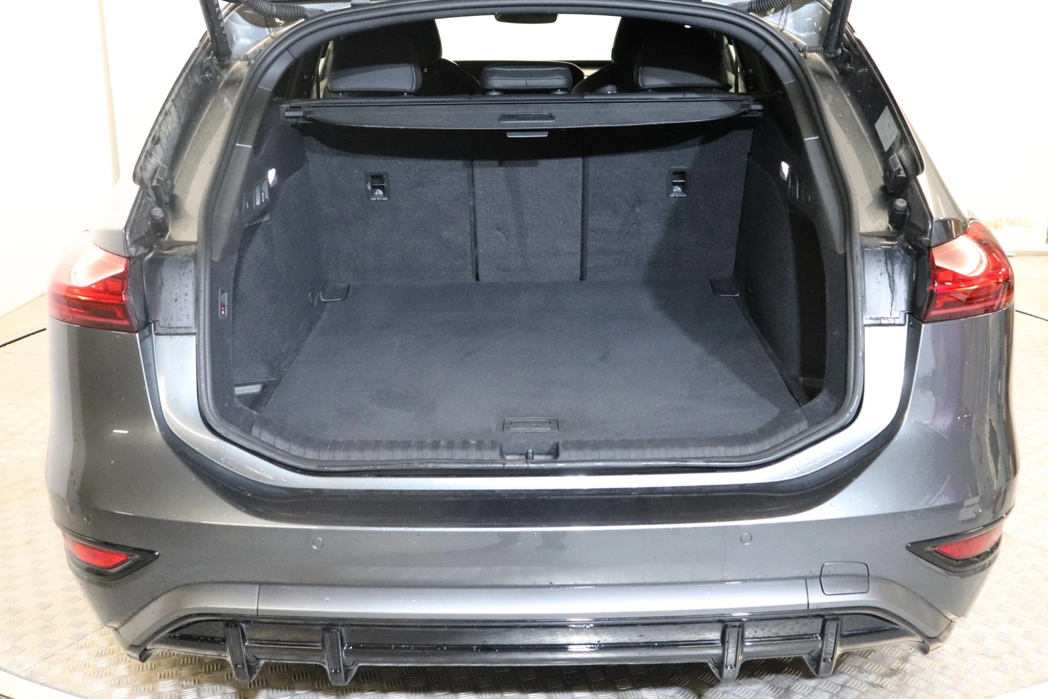 Audi-A6 Avant e-tron-image-5