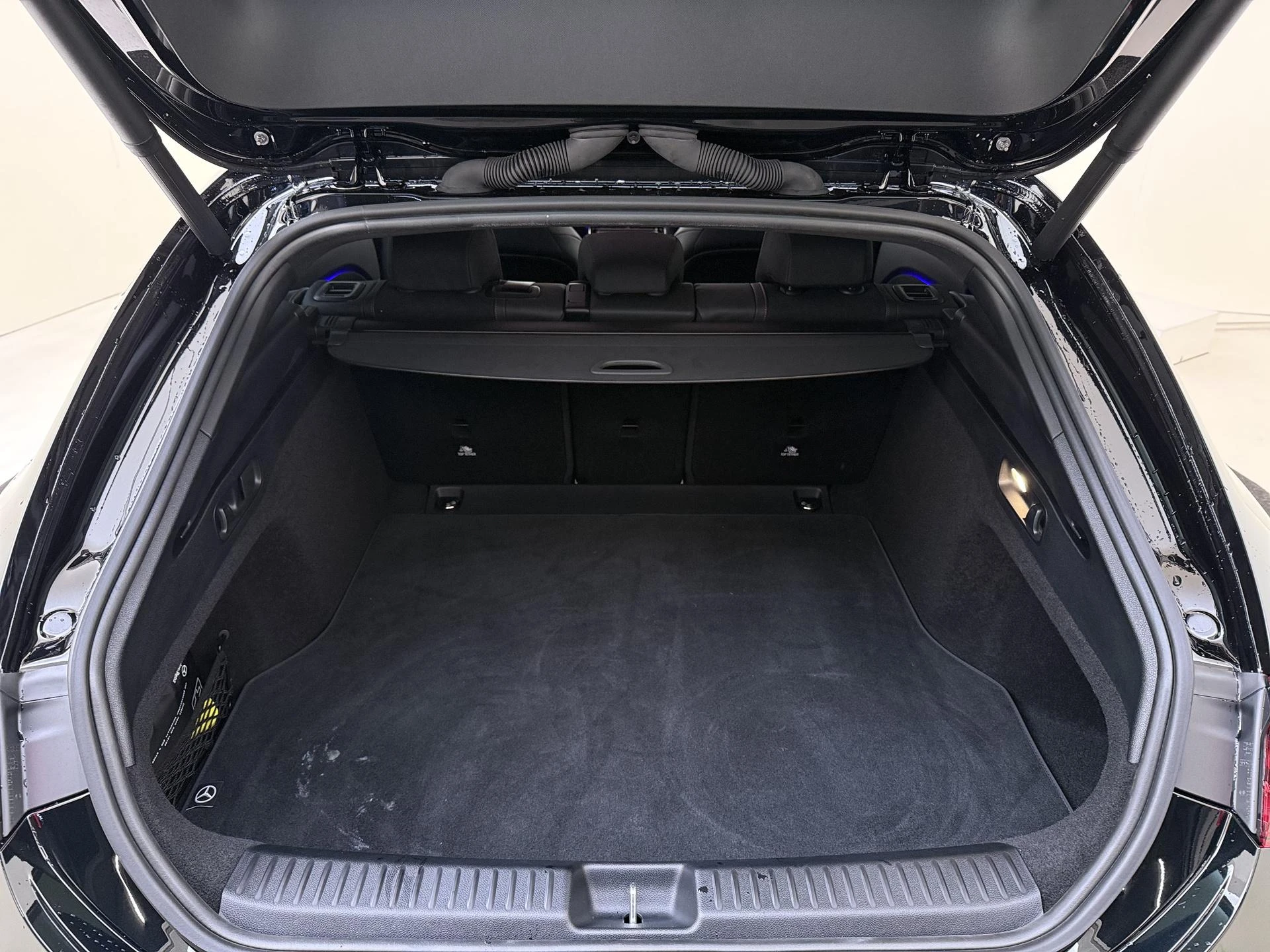 Mercedes-Benz-CLA-image-29