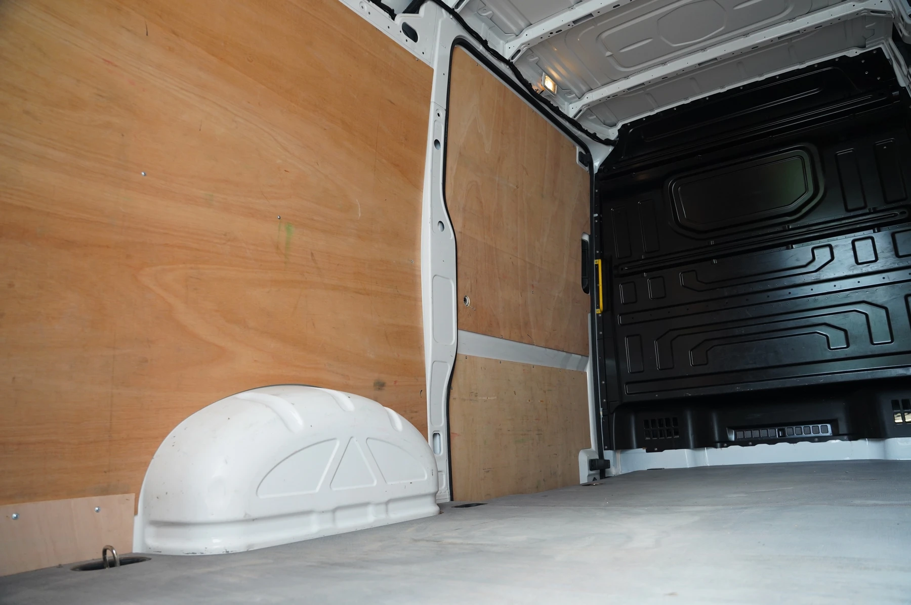Volkswagen-Crafter-image-11